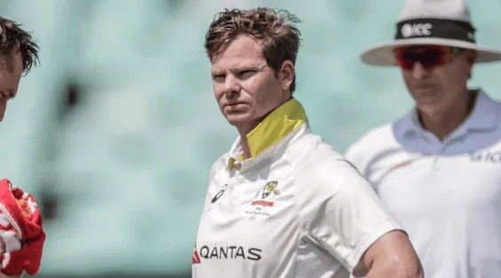 Smith sits out South Africa's second innings after helmet blow